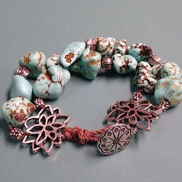 Faux Turquoise and Gold Tone Metal Necklace with Chunky Bracelet Southwestern - Picture 6 of 6